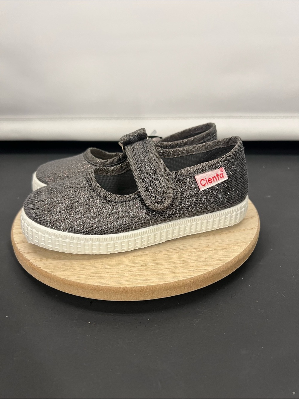 Cienta Mary Jane Sneakers size 24 (7.5 toddler) grey shimmer NEW